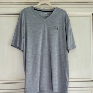 Under Armour Gray Short Sleeve Tee Athletic Performance Loose, Heat Gear Size XL